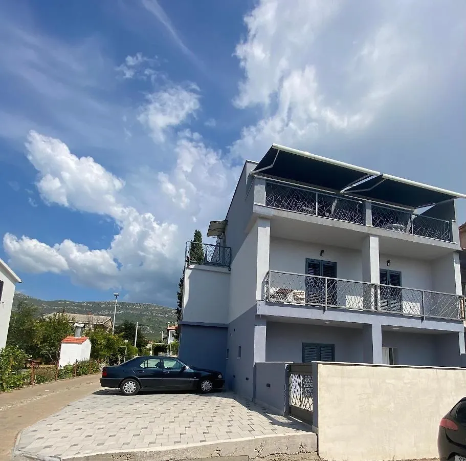 Apartments Ena Kastela