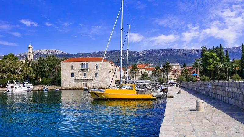 Apartments Ena Kaštela 0*,